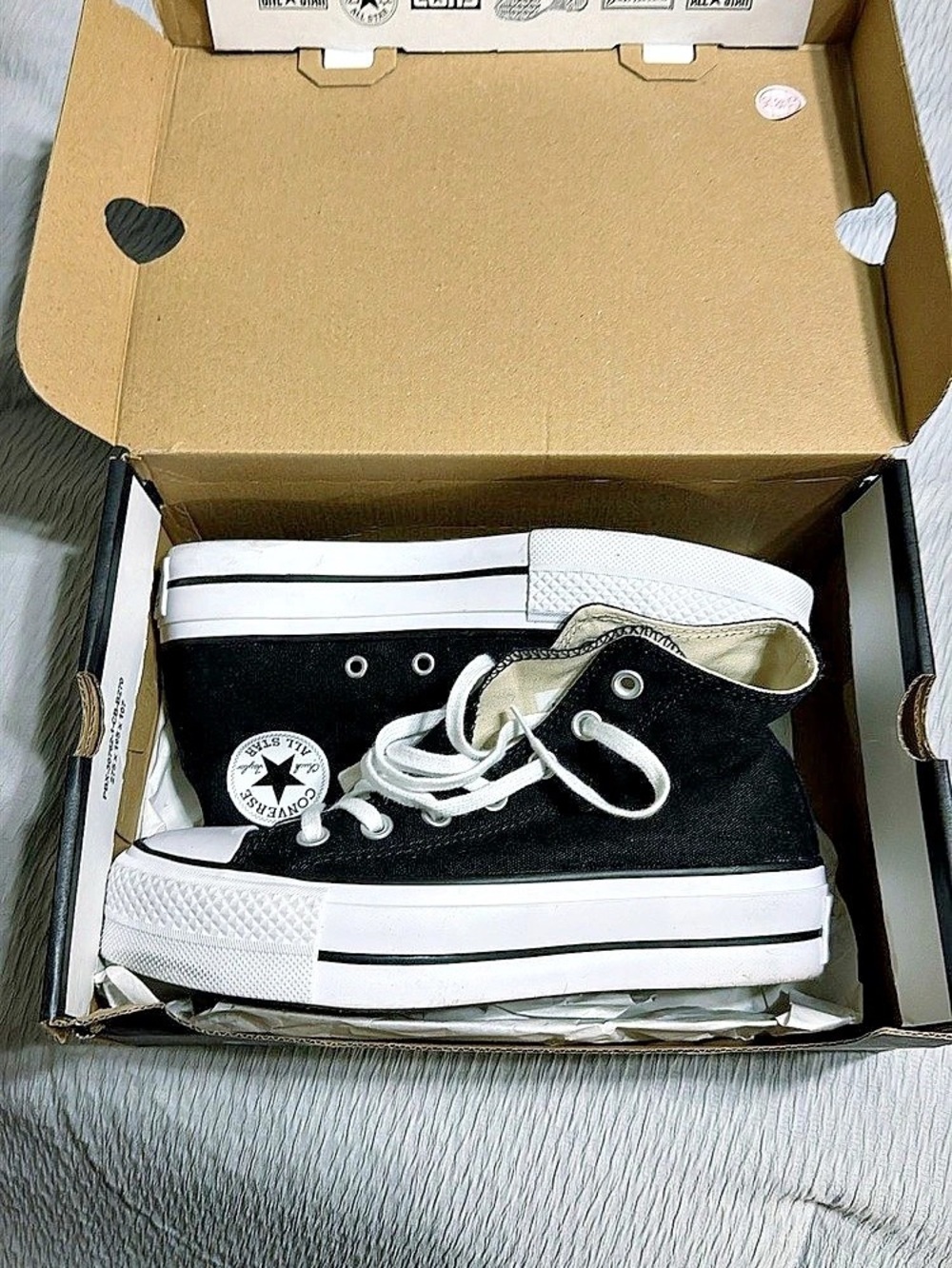 Converse Chuck Taylor All Star Sneakers Black & White US 6 NWT